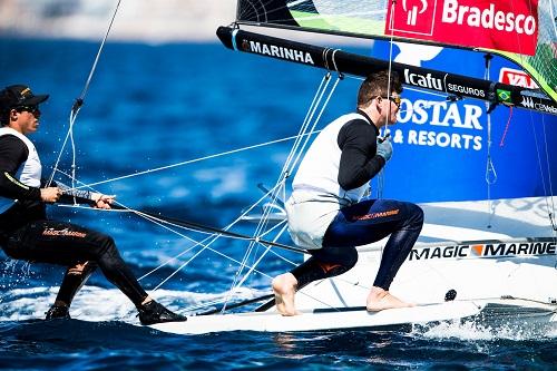 Brasil garante lugar nas regatas de medalha das classes 470 masculino, Nacra 17 e  49er, um oitavo lugar na Finn e vê despontar nomes diferentes em relação à equipe que disputou os Jogos Rio 2016 / Foto: Jesús Renedo e Pedro Martínez/ Sailing Energy/ Trofeo Princesa Sofia